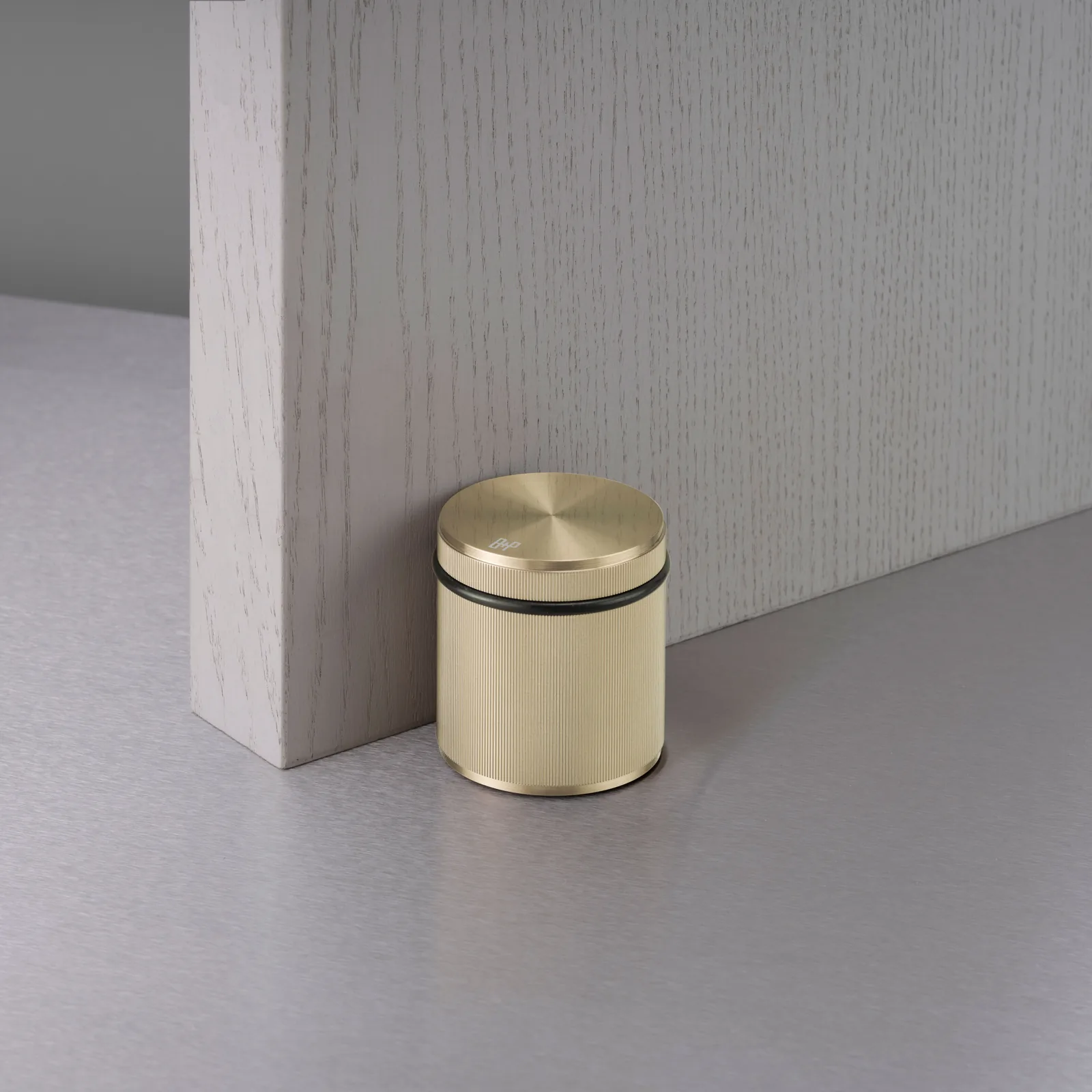 Door stop, freestanding, Linear, Brass