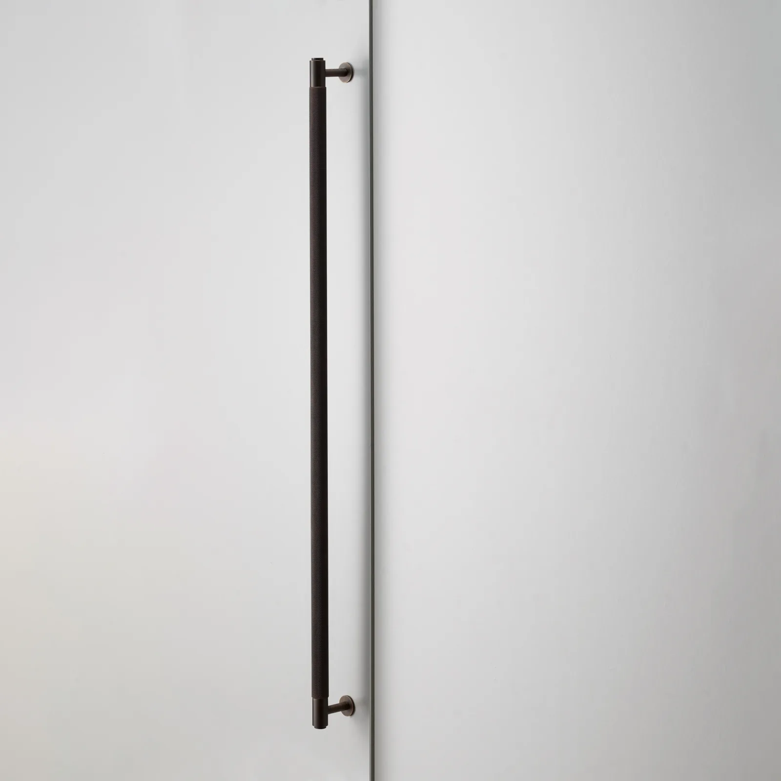 Closet bar, Cross, 760 mm, Smoked Bronze