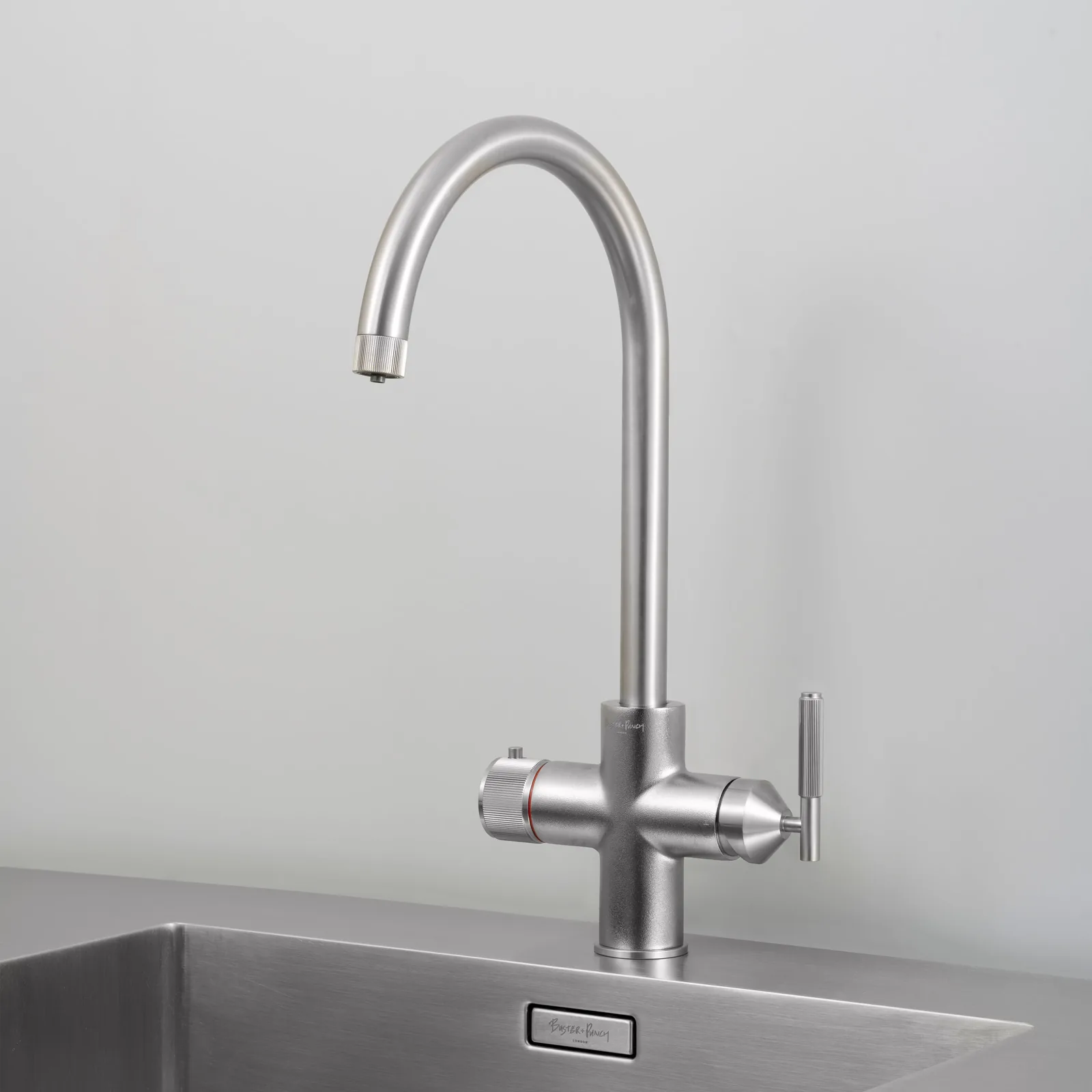 EU kitchen tap, pull-out mixer, Linear, Steel