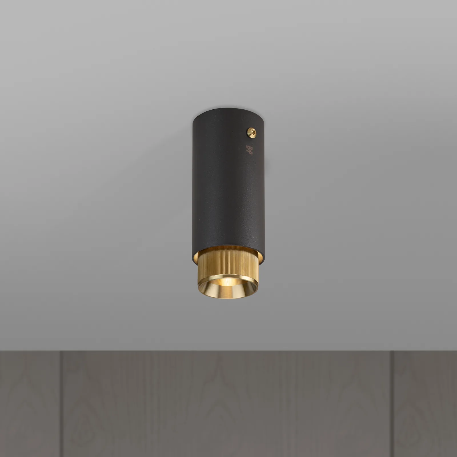 Exhaust surface, Linear, Graphite / Brass