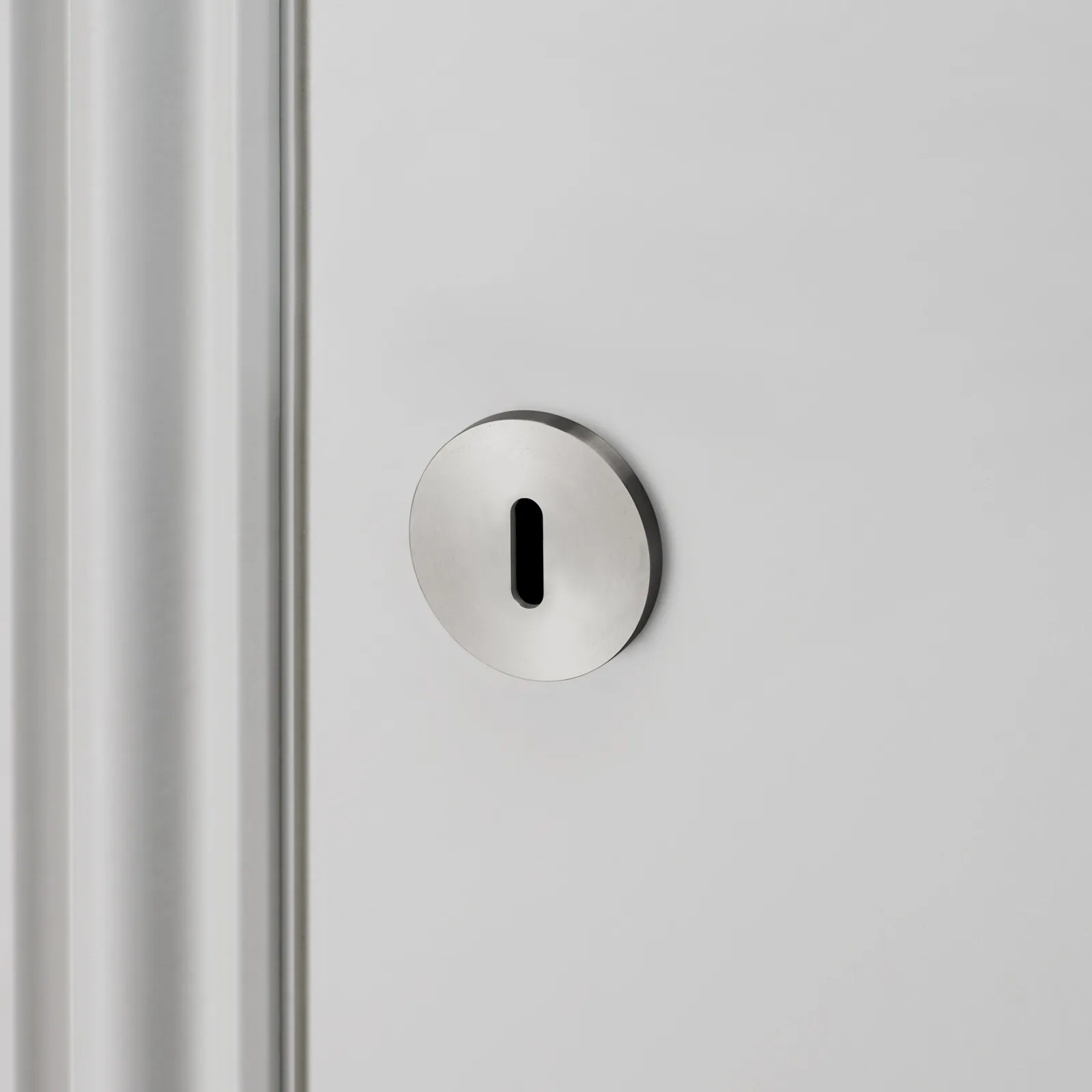 Escutcheon plate, Swiss, circular profile, Steel