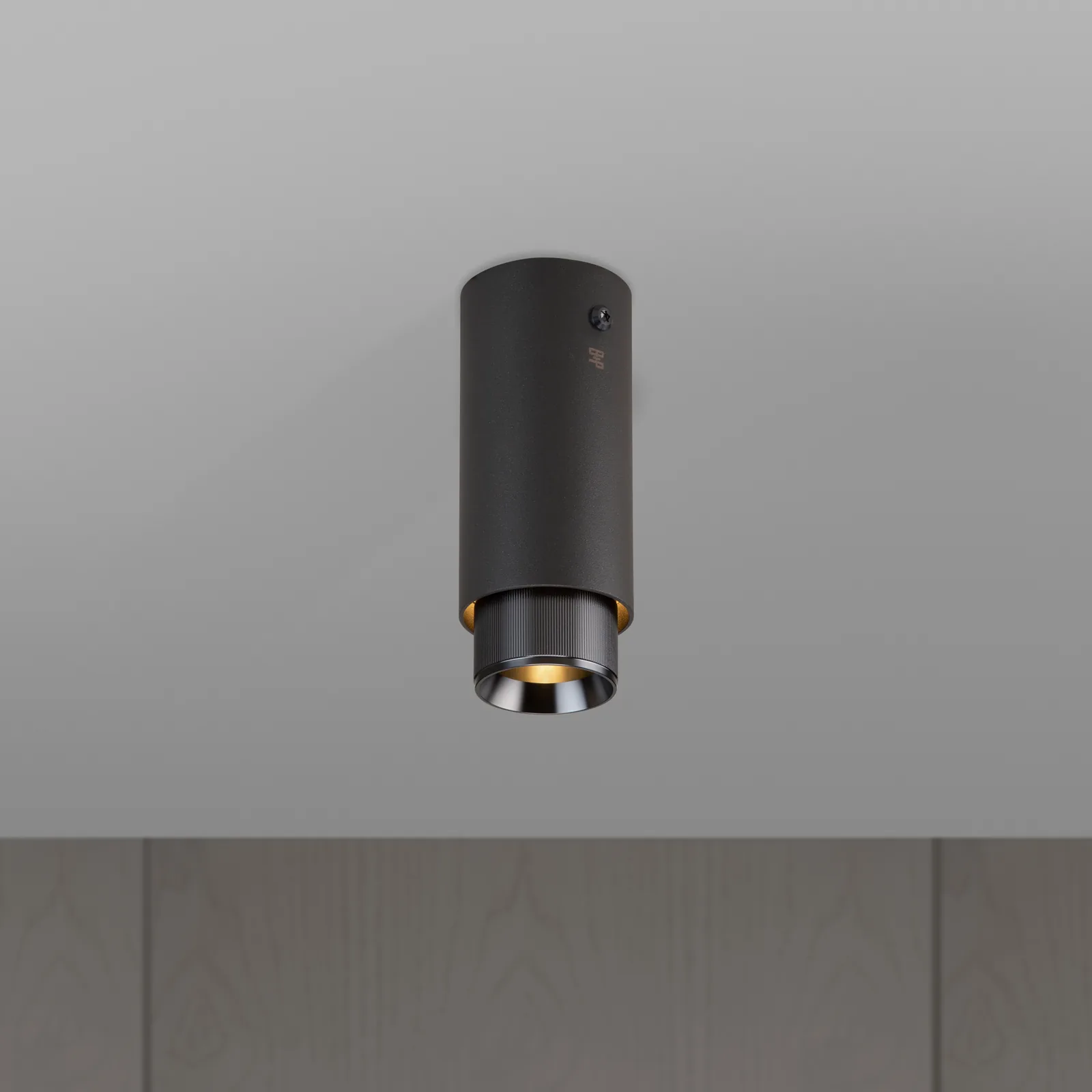 Exhaust surface, Linear, Graphite / Gun Metal