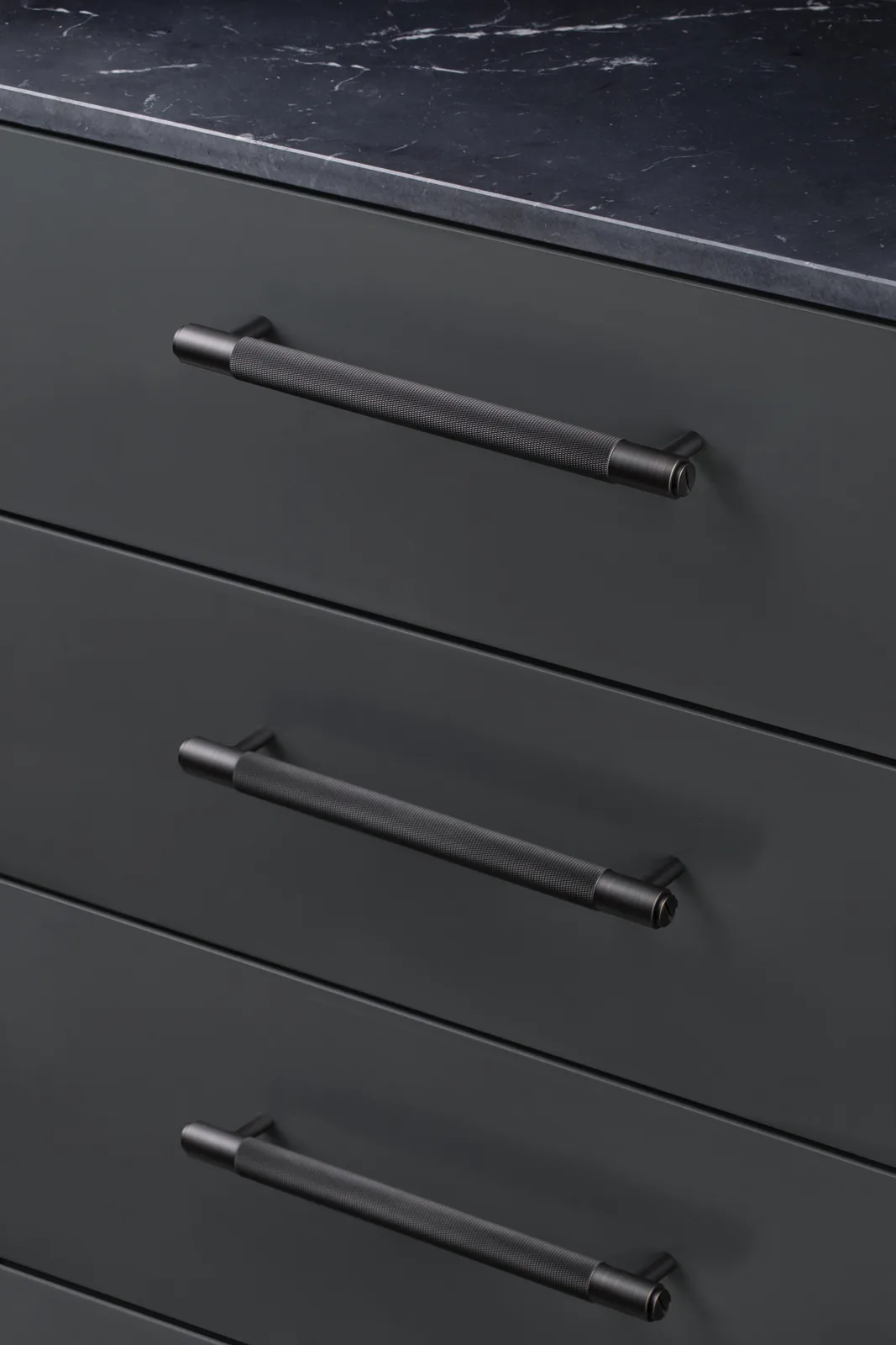 Pull bar, Cross, Medium, Smoked Bronze